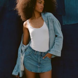 Abercrombie & Fitch Curved hem denim skirt